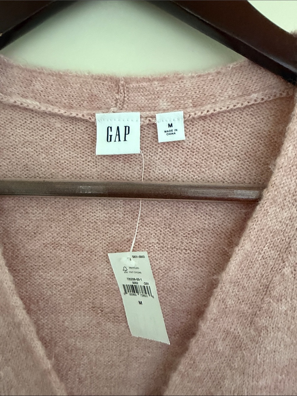 GAP Dusty Rose V‑Neck Button Cardigan - Picture 3 of 4